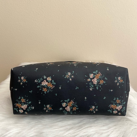 Coach - Picture 8 of 8